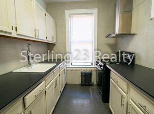 3629 30th St APT 3R, Astoria, NY 11106
