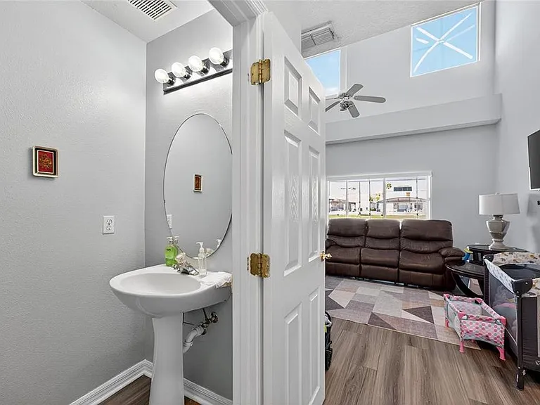 1202 Cumbrian Lakes Ct — Photo 13