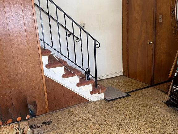 2nd image of 7613 Charlton Ave