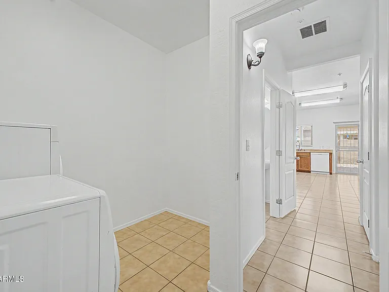 8748 W Wood Dr — Photo 15