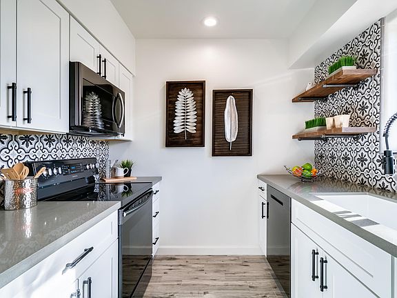 3rd image of 4615 N 22nd St Unit 204