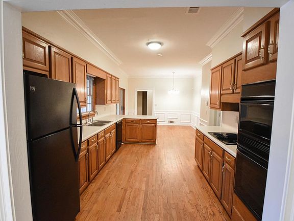 2nd image of 875 Newcastle Dr