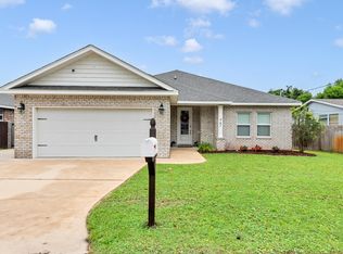 467 Sara Ave, Mary Esther, FL 32569
