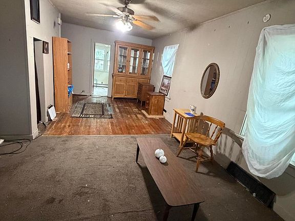 3rd image of 3130 9th Ave