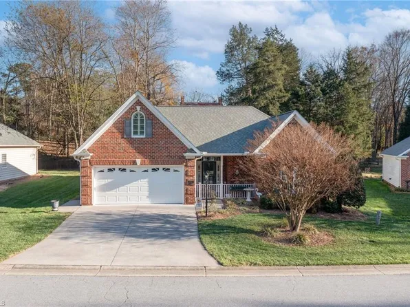 417 Meadows Edge Ct, Clemmons, NC 27012
