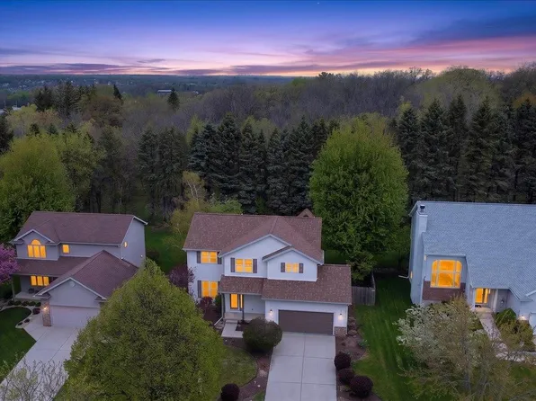 5470 Quarry Hill Dr, Fitchburg, WI 53711