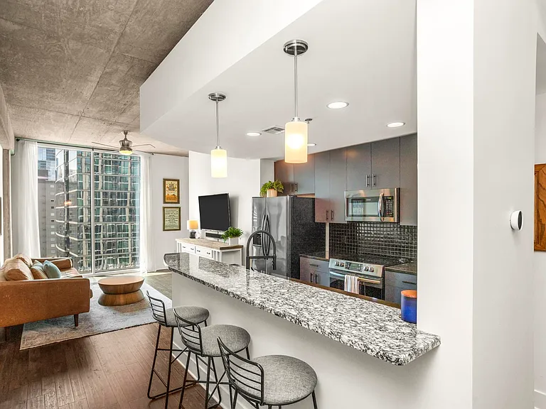 415 Church St #1608 — Photo 5