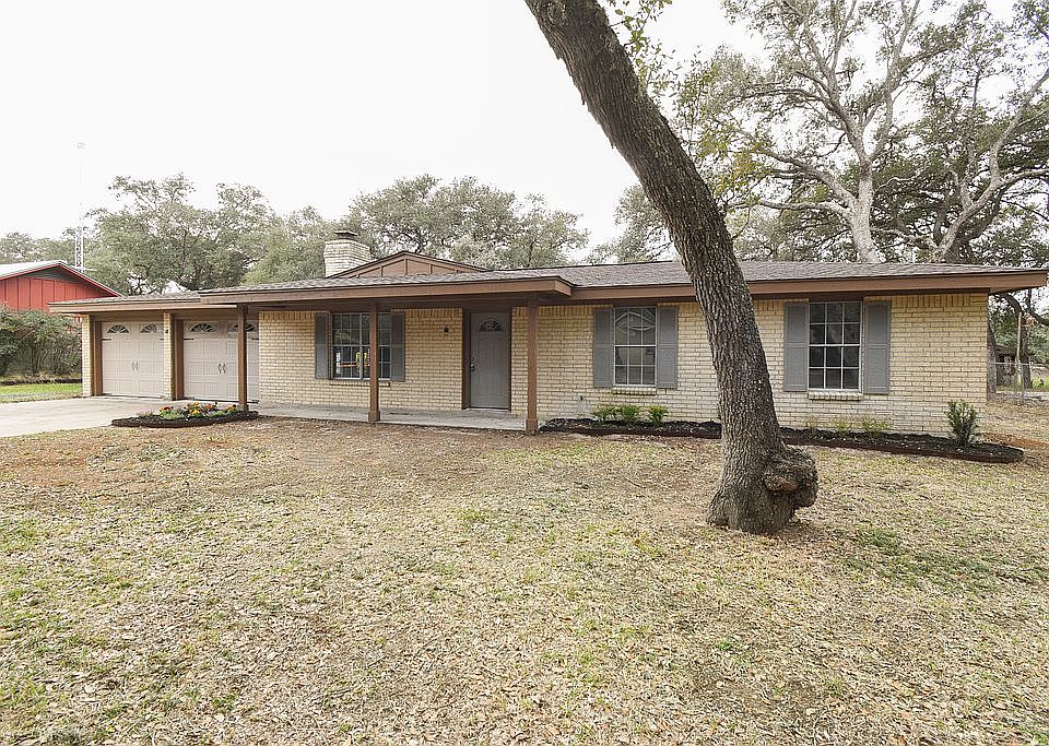 1st image of 207 Acorn Dr