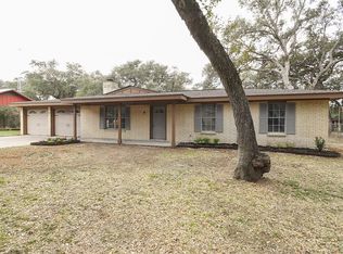 207 Acorn Dr, Victoria, TX 77905