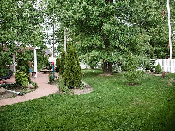 5th image of 757 Cherry Valley Dr