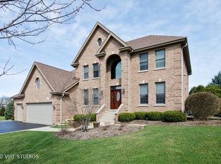 27 River Ridge Dr, Dundee, IL 60118