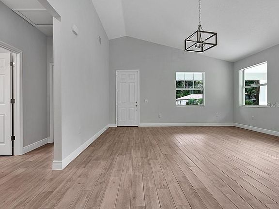 4th image of 6008 N 18th St