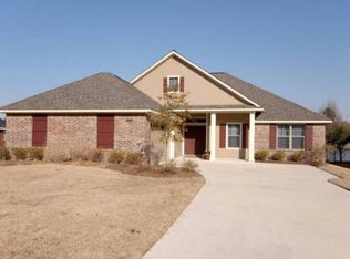 3705 Lakeside Dr, Shreveport, LA 71119