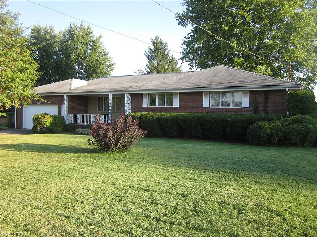 348 Como Ave photo 1