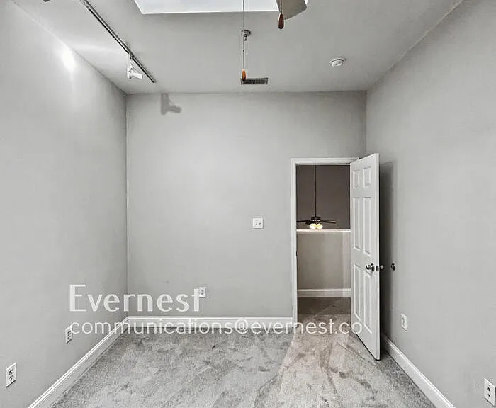 2418 E Franklin St #U104 — Photo 9