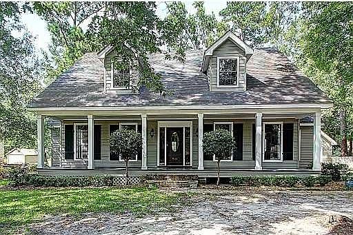 3rd image of 721 N Beau Chene Dr