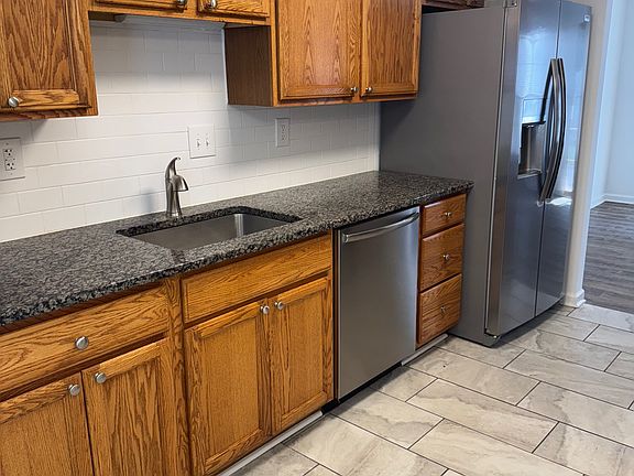 5th image of 12224 Nutmeg Ct