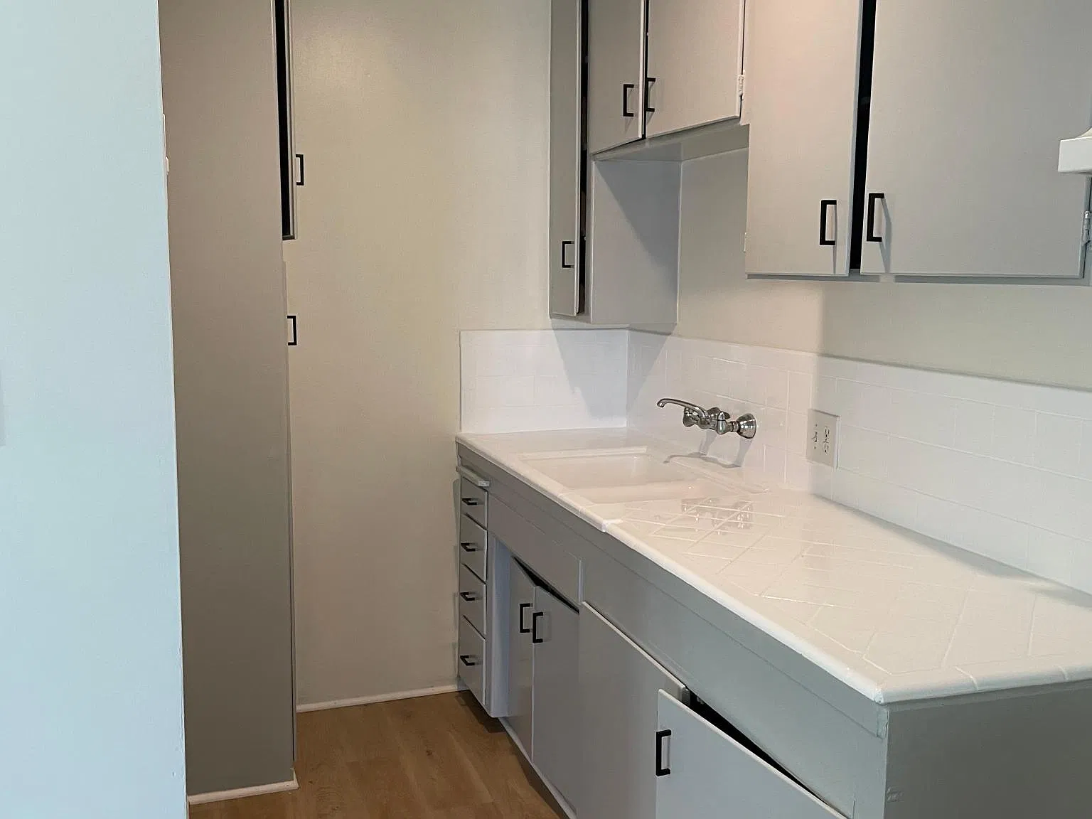 1 bed, 700 sqft, $1,900 — Photo 2