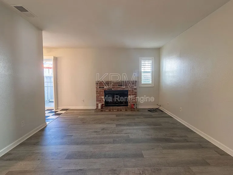 445 Almond Dr #80 — Photo 7