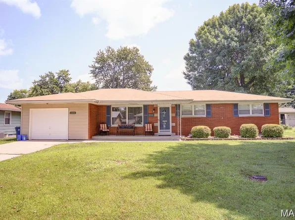 425 Sanders St, Bethalto, IL 62010