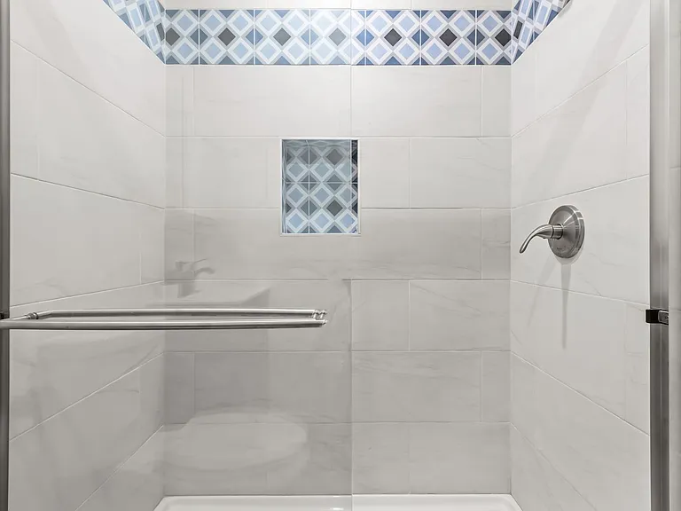 838 Hilgard Ave — Photo 80