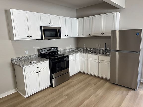 3rd image of 821 Belleview Ave