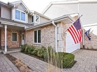 1602 Park Ridge Point, Park Ridge, IL