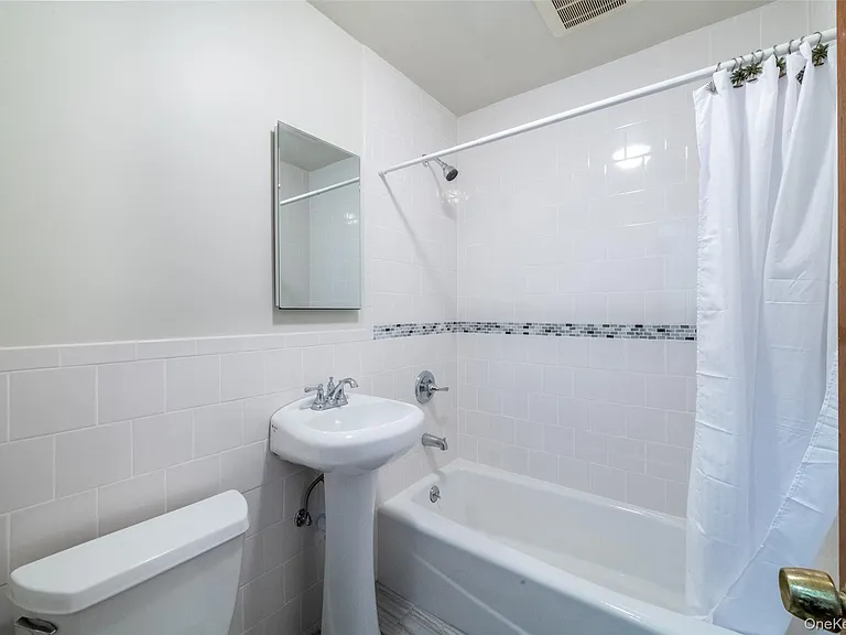 10 Pell Pl — Photo 13