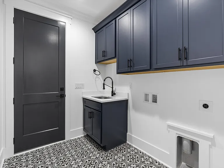 527 S Middleton Dr NW — Photo 22