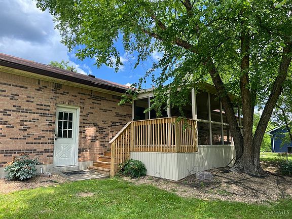 3rd image of 20478 Lakeview Dr
