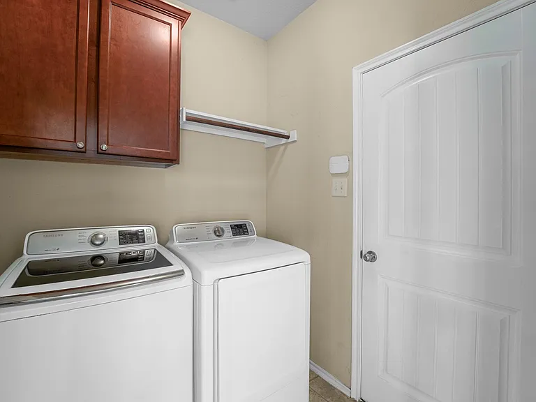 9928 Pronghorn Rd — Photo 16