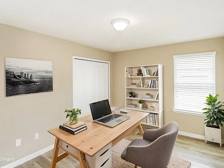 918 Glendale Ln — Photo 17