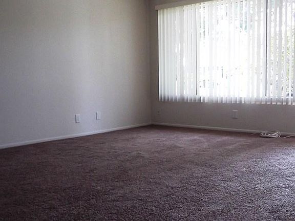 3rd image of 180 N Vermont Ave APT 1C