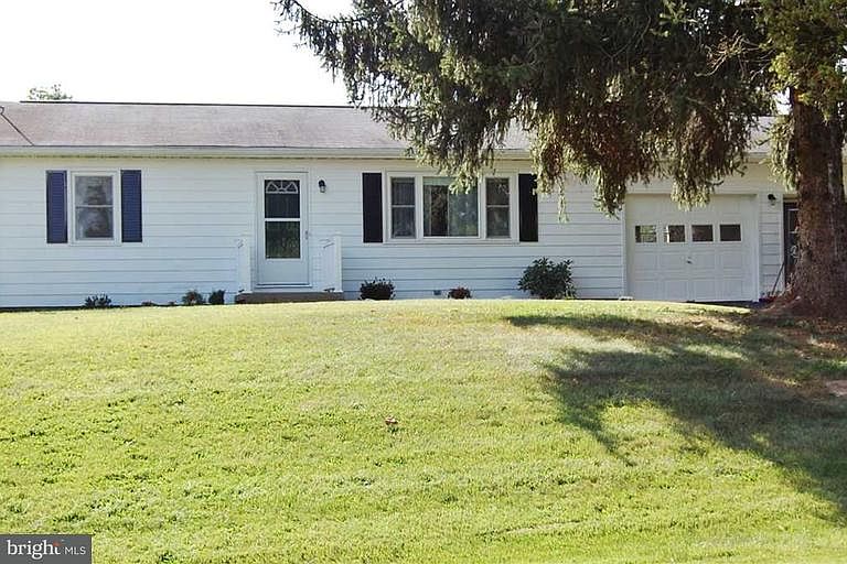 2nd image of 470 Mud College Rd