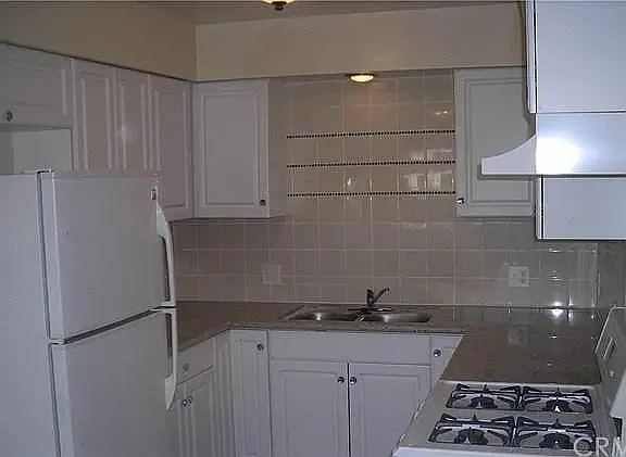 100 S Grand Oaks Ave #3A — Photo 7