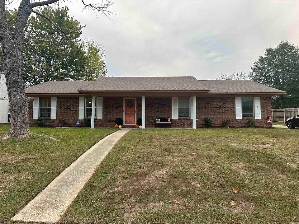 1st image of 3803 Royal Forrest Dr