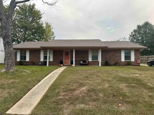 3803 Royal Forrest Dr, Pine Bluff, AR 71603