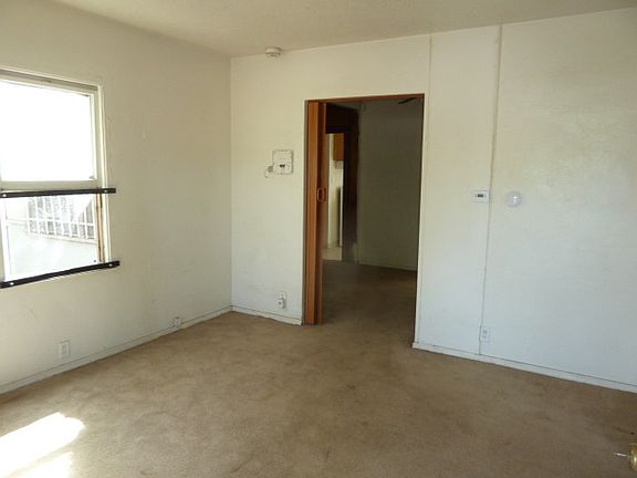 4th image of 1000 Los Robles Blvd