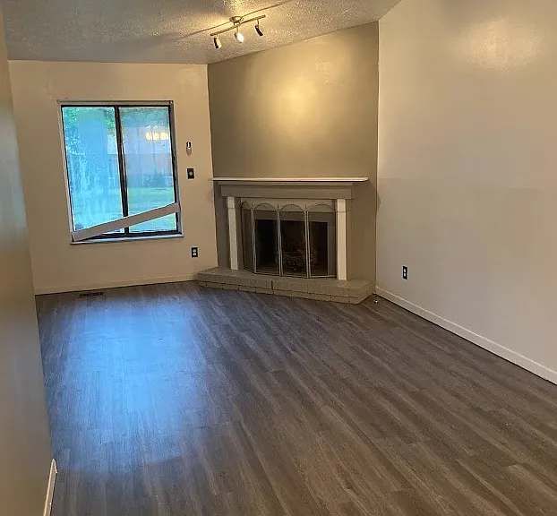 4976 Twin Woods Dr #1 — Photo 9