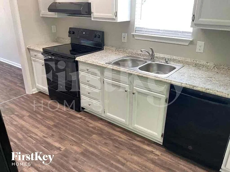 2625 Denise Dr — Photo 6