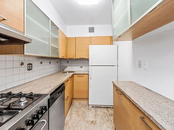 5th image of 520 E 72nd St APT 5M