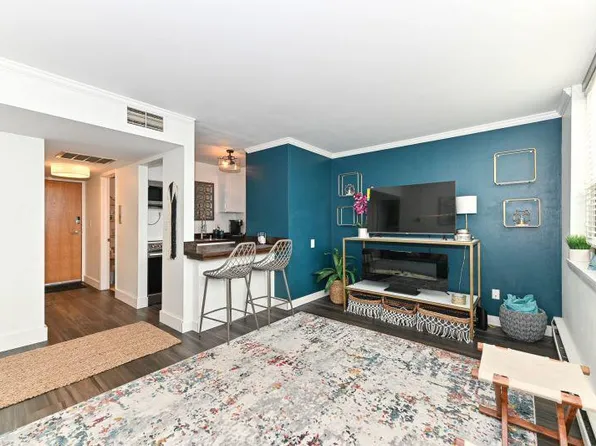 1707 North Prospect AVENUE #10D, Milwaukee, WI 53202