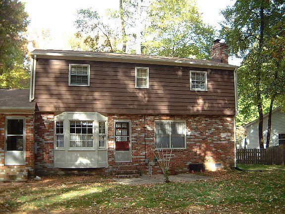 3rd image of 104 Travis Cir