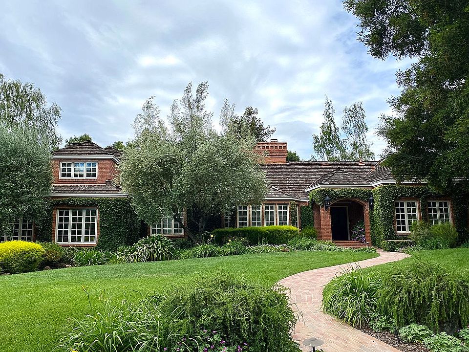 1st image of 25975 Alicante Ln