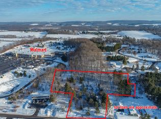 </> 4th St, Oakland, MD 21550