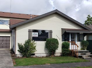 1712 10th St, Tillamook, OR 97141