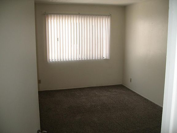 4th image of 3866 La Jolla Village Dr