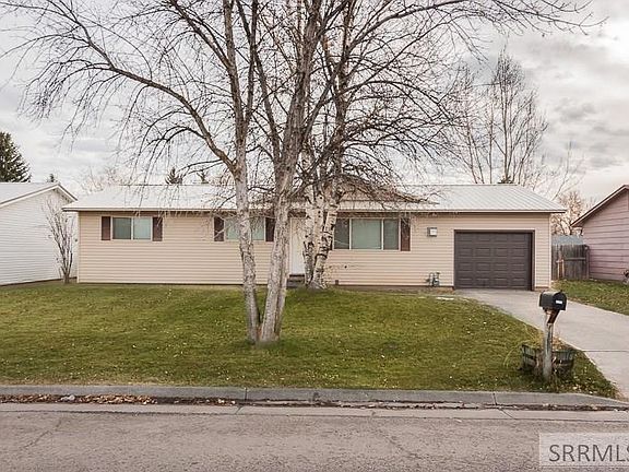 2nd image of 4210 E Greenwillow Ln