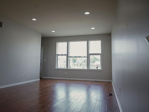 5th image of 4564 Bradley Cir Unit 27