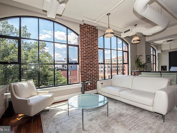 3rd image of 1600 Clarendon Blvd #W402